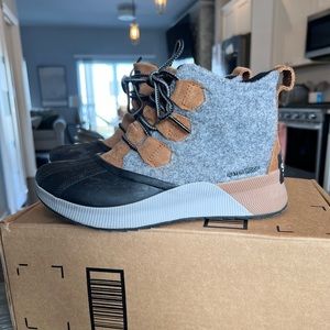 SOREL Out N About III Duck Boot | Size: 6